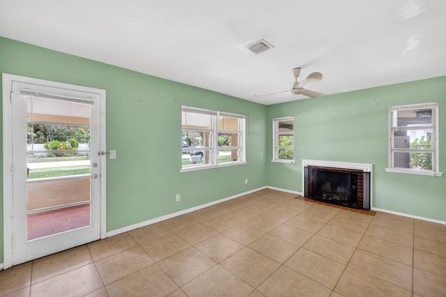 841 SW 18th Court, Fort Lauderdale, FL 33315