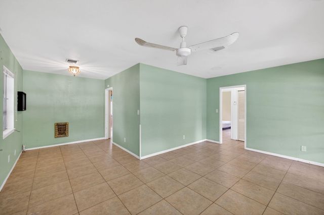 841 SW 18th Court, Fort Lauderdale, FL 33315