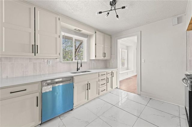 2842 N 55th Street, Kansas City, KS 66104