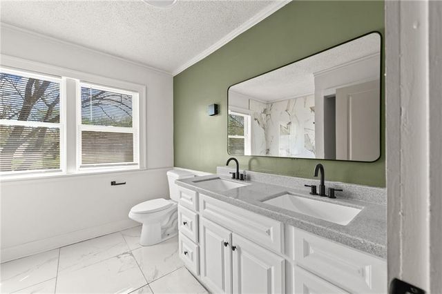 2842 N 55th Street, Kansas City, KS 66104