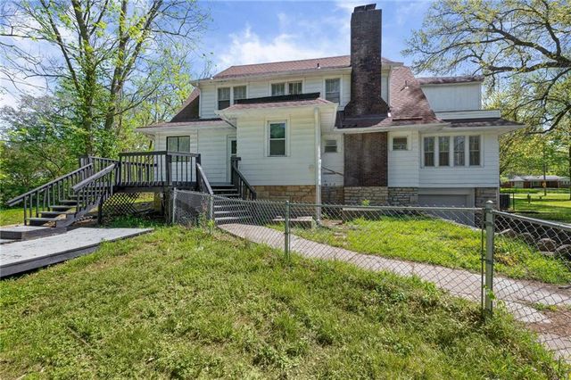 2842 N 55th Street, Kansas City, KS 66104