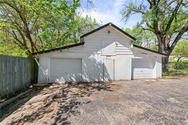 2842 N 55th Street, Kansas City, KS 66104