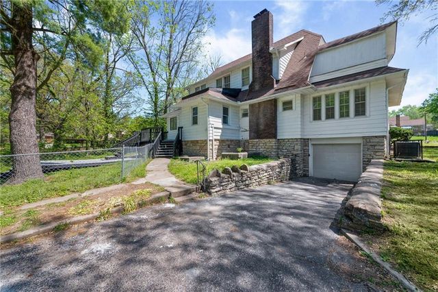 2842 N 55th Street, Kansas City, KS 66104