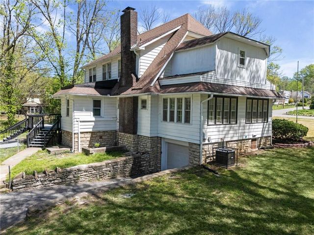 2842 N 55th Street, Kansas City, KS 66104