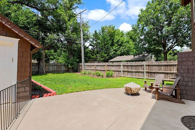 1239 N Perry Ave, Wichita, KS 67203