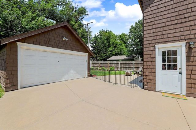 1239 N Perry Ave, Wichita, KS 67203