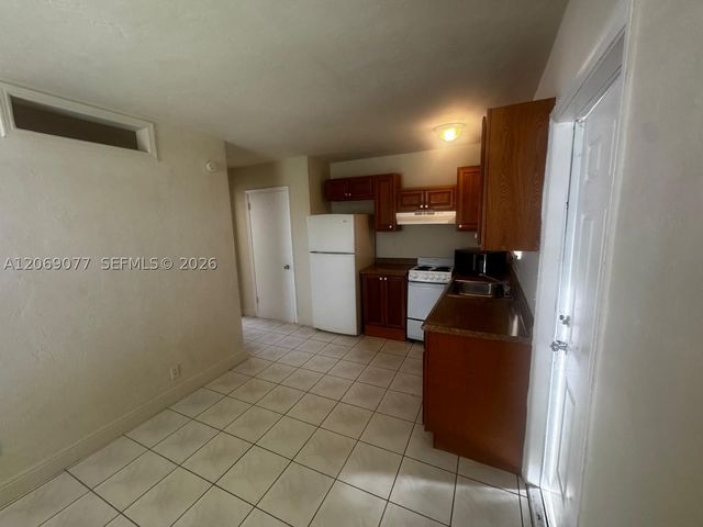 2228 Grant St 4, Hollywood, FL 33020