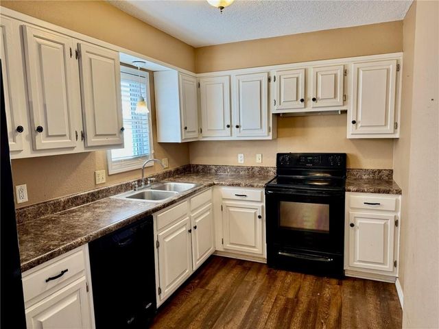 1408 Richard Avenue, Parsons, KS 67357