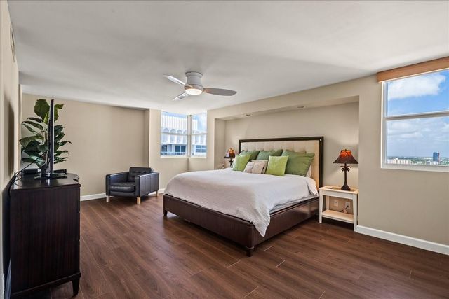 1890 S Ocean Drive PH4, Hallandale Beach, FL 33009