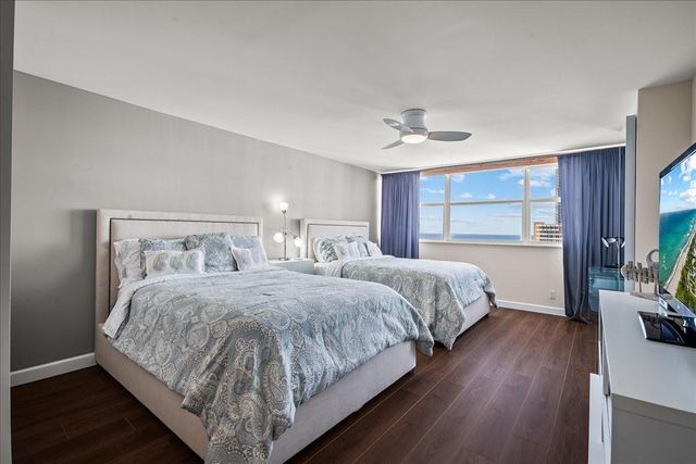 1890 S Ocean Drive PH4, Hallandale Beach, FL 33009