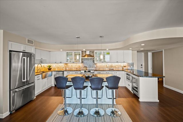 1890 S Ocean Drive PH4, Hallandale Beach, FL 33009