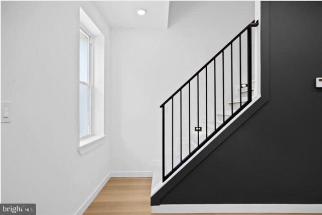 2215 N MUTTER ST, Philadelphia, PA 19133