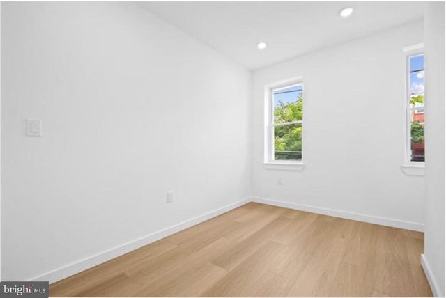 2215 N MUTTER ST, Philadelphia, PA 19133