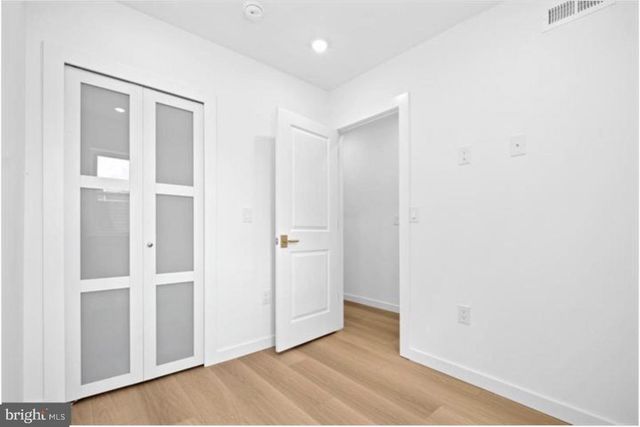 2215 N MUTTER ST, Philadelphia, PA 19133