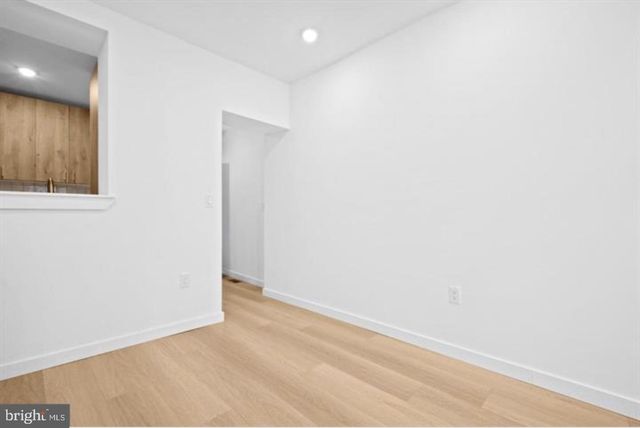 2215 N MUTTER ST, Philadelphia, PA 19133