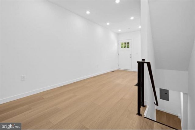 2215 N MUTTER ST, Philadelphia, PA 19133