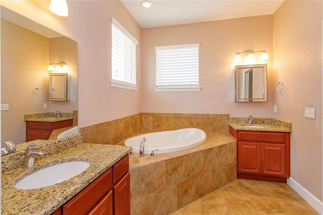 135 ELOISE OAKS DRIVE, Winter Haven, FL 33884
