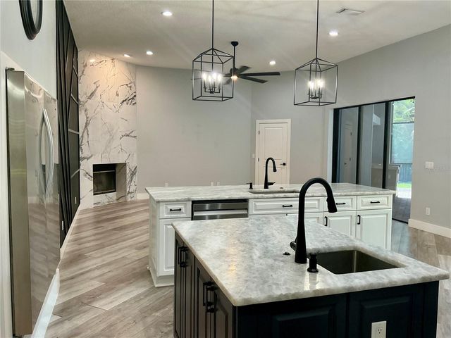 126 OLD OAK CIRCLE, Palm Harbor, FL 34683