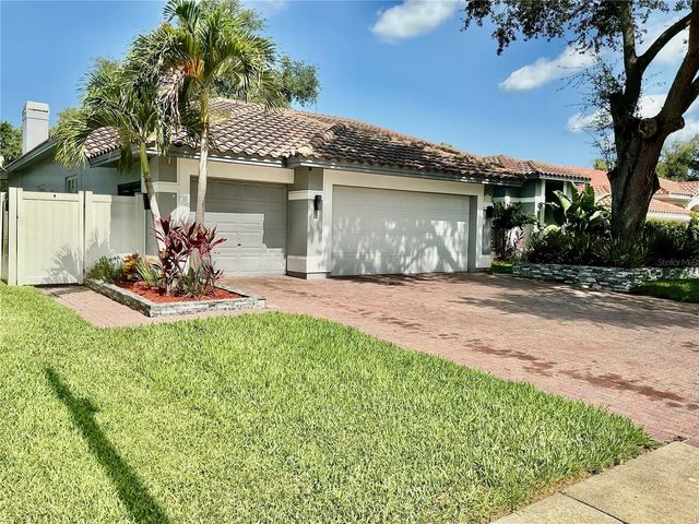 126 OLD OAK CIRCLE, Palm Harbor, FL 34683