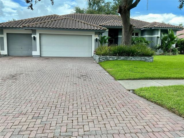 126 OLD OAK CIRCLE, Palm Harbor, FL 34683