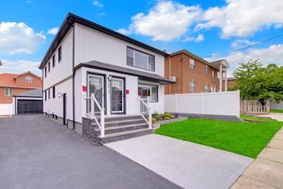 25407 60th Avenue, Little Neck, NY 11362