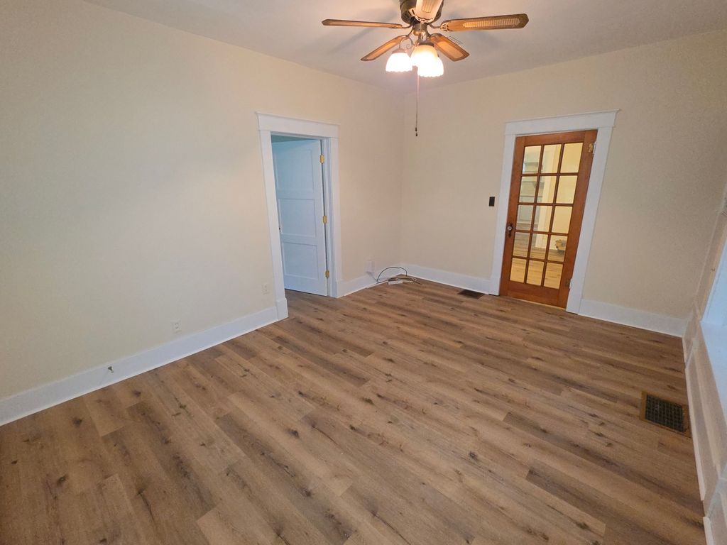 Image 11 of property listing at 1204 N Dawley Street, Salem, IL 62881