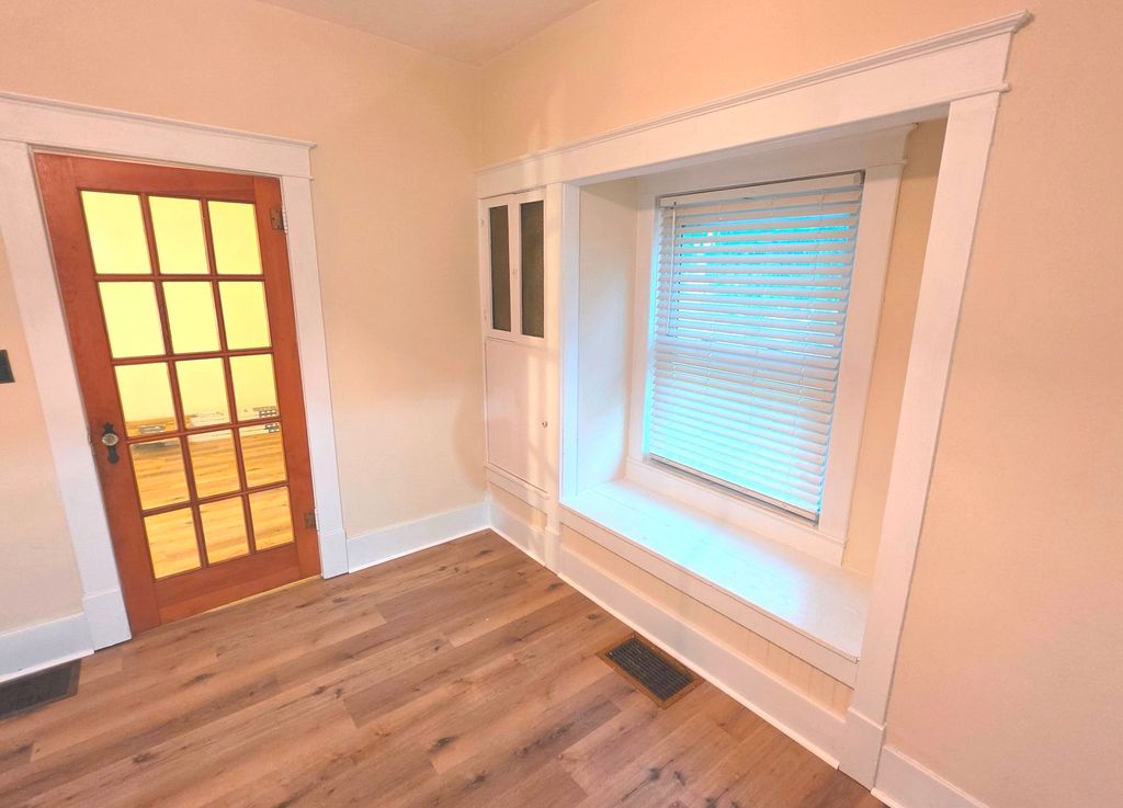 Image 12 of property listing at 1204 N Dawley Street, Salem, IL 62881