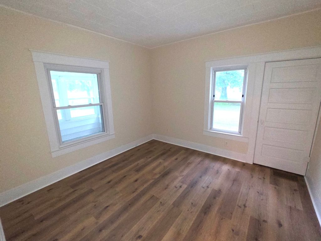 Image 22 of property listing at 1204 N Dawley Street, Salem, IL 62881