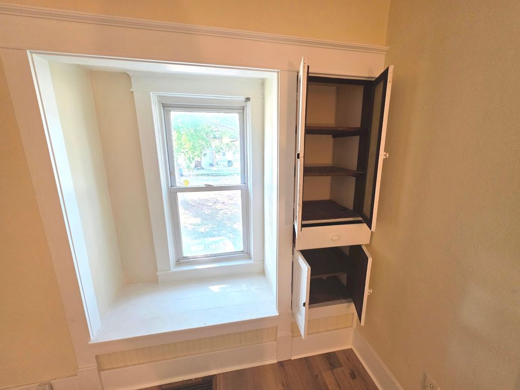 Image 33 of property listing at 1204 N Dawley Street, Salem, IL 62881