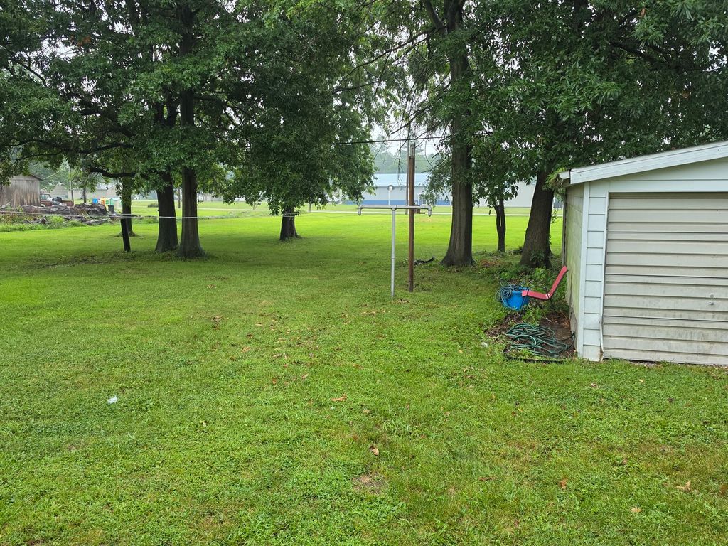 Image 41 of property listing at 1204 N Dawley Street, Salem, IL 62881