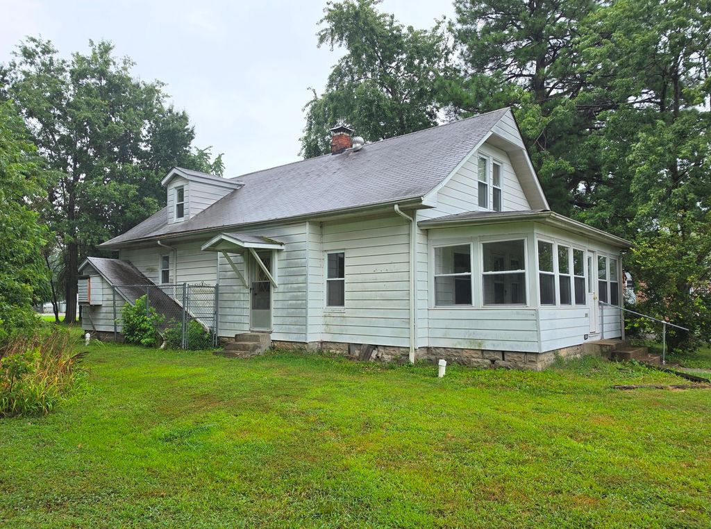 Image 48 of property listing at 1204 N Dawley Street, Salem, IL 62881