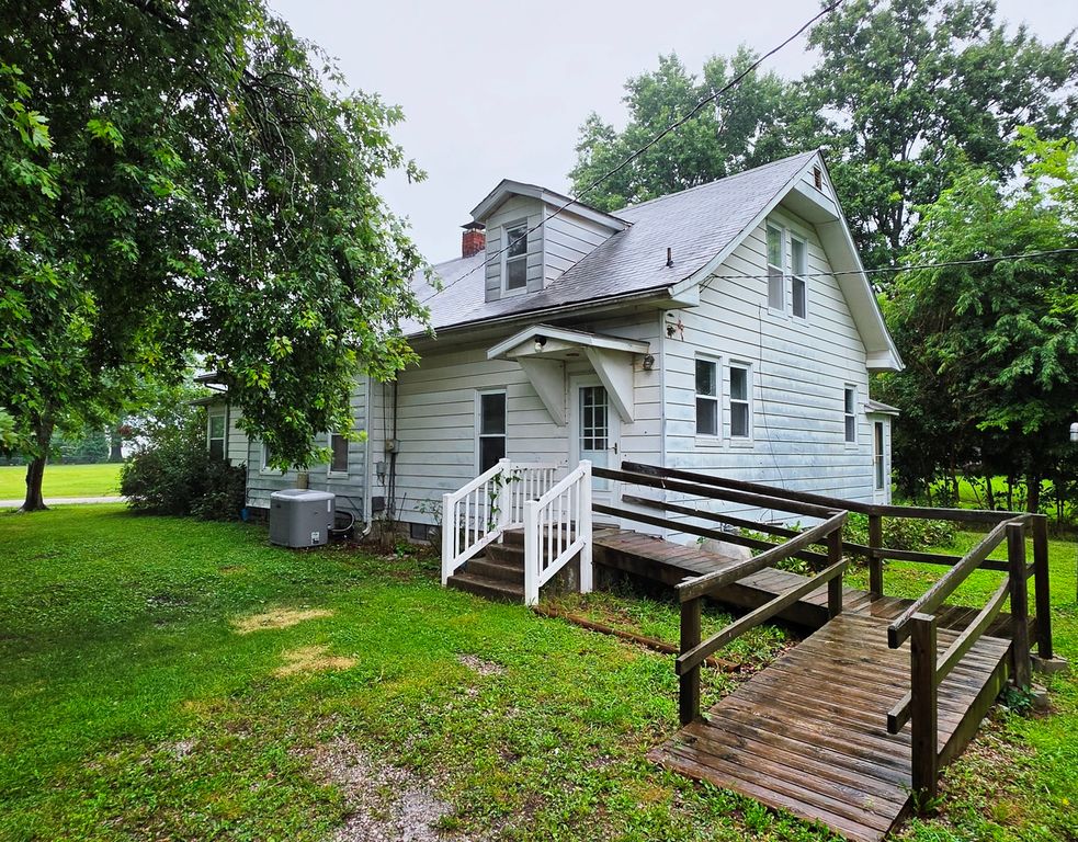 Image 49 of property listing at 1204 N Dawley Street, Salem, IL 62881