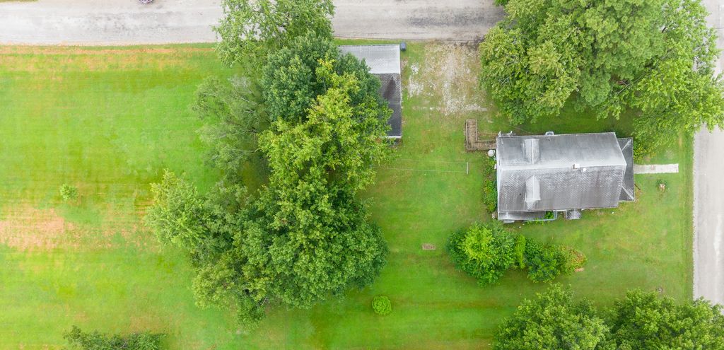 Image 54 of property listing at 1204 N Dawley Street, Salem, IL 62881