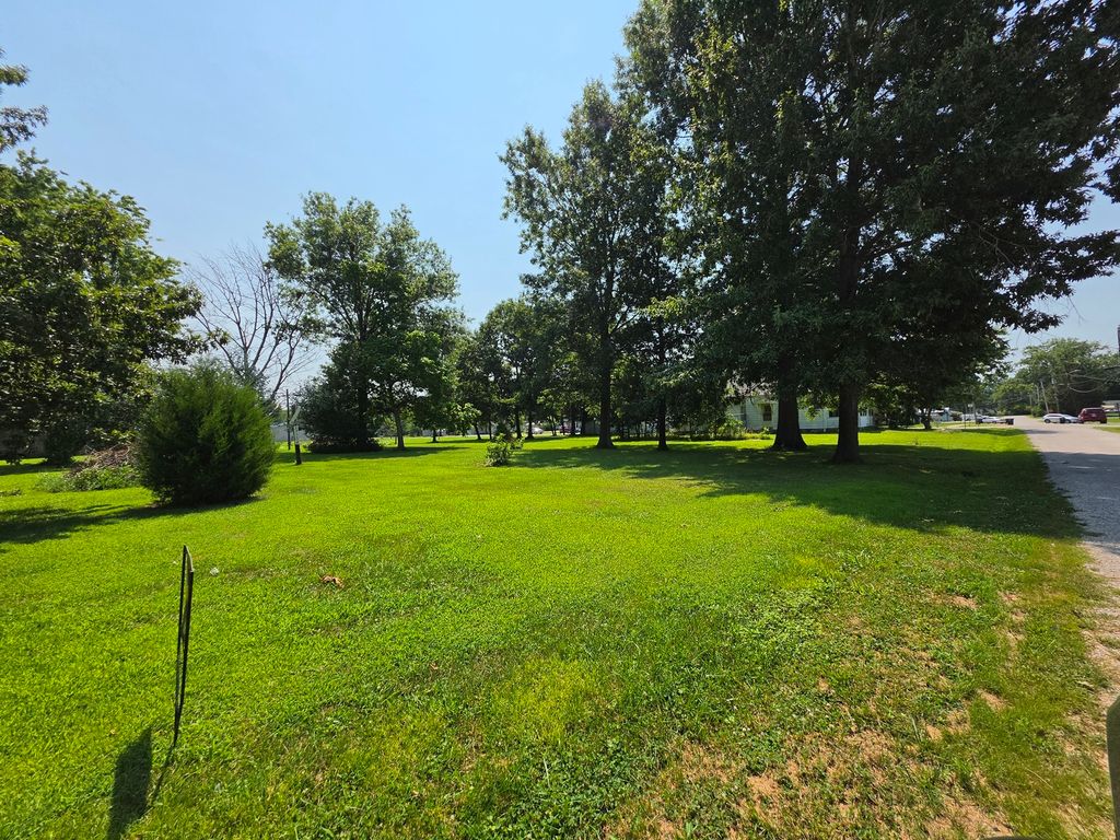Image 59 of property listing at 1204 N Dawley Street, Salem, IL 62881