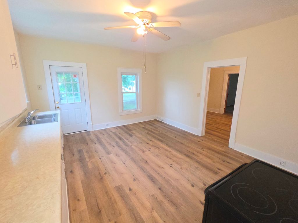 Image 9 of property listing at 1204 N Dawley Street, Salem, IL 62881