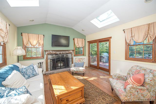 7 Village Way, Smithtown, NY 11780
