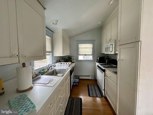 803 N ATLANTIC AVE, Beach Haven, NJ 08008
