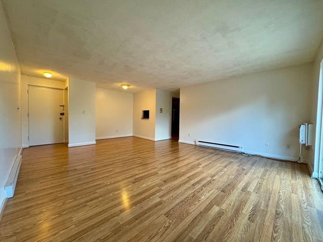 96 Fountain Ln 11, Weymouth, MA 02190