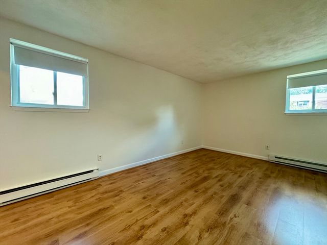 96 Fountain Ln 11, Weymouth, MA 02190