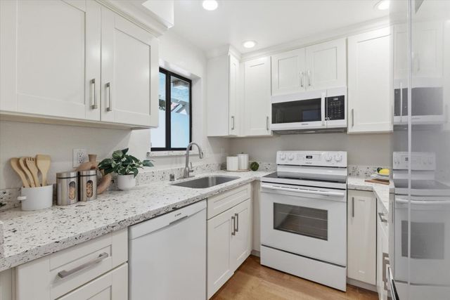 701 San Conrado Terrace 7, Sunnyvale, CA 94085