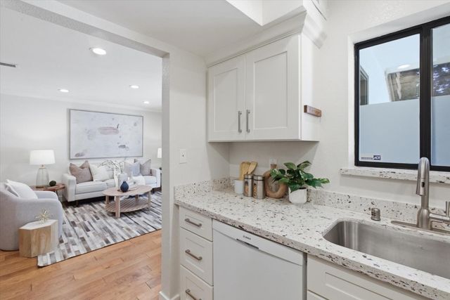 701 San Conrado Terrace 7, Sunnyvale, CA 94085