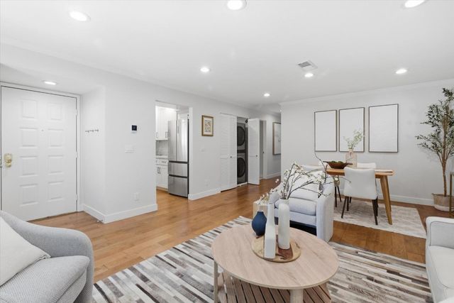 701 San Conrado Terrace 7, Sunnyvale, CA 94085