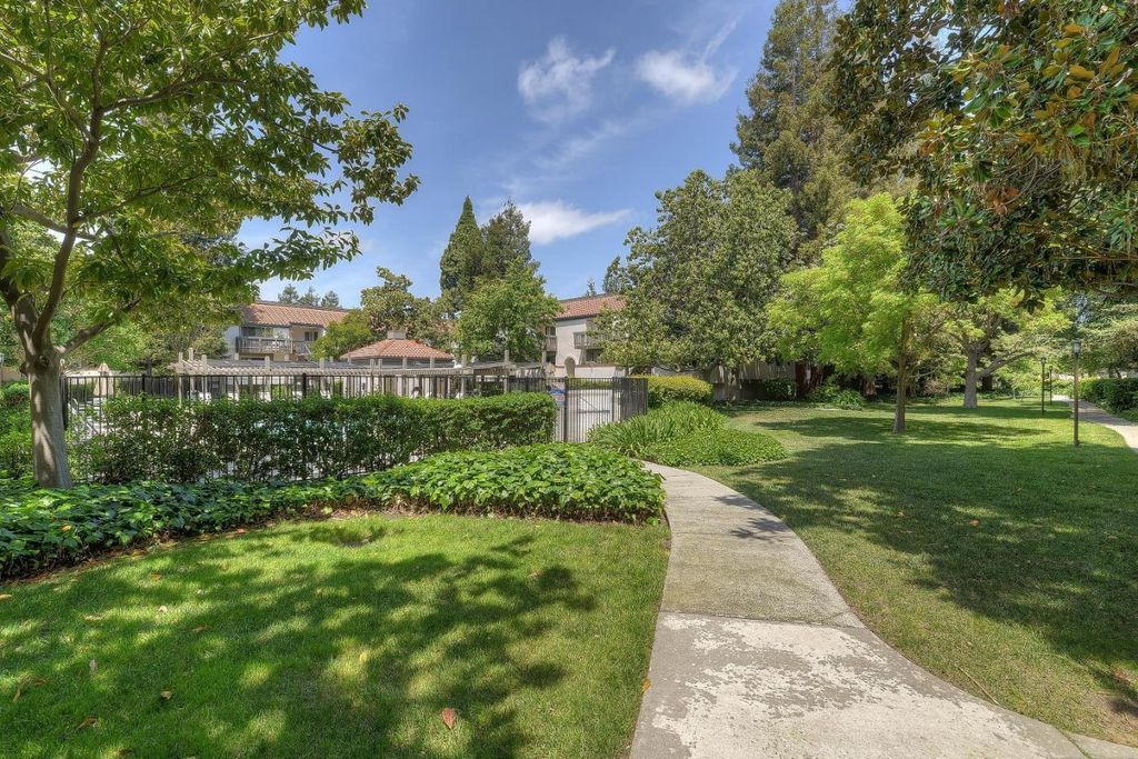 701 San Conrado Terrace 7, Sunnyvale, CA 94085