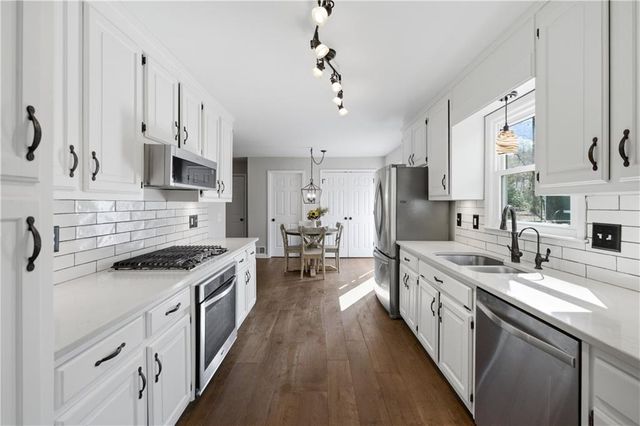 290 Oakmere Drive, Alpharetta, GA 30009