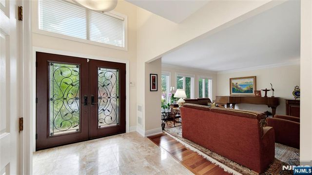 339 Tremont Avenue, Fort Lee, NJ 07024