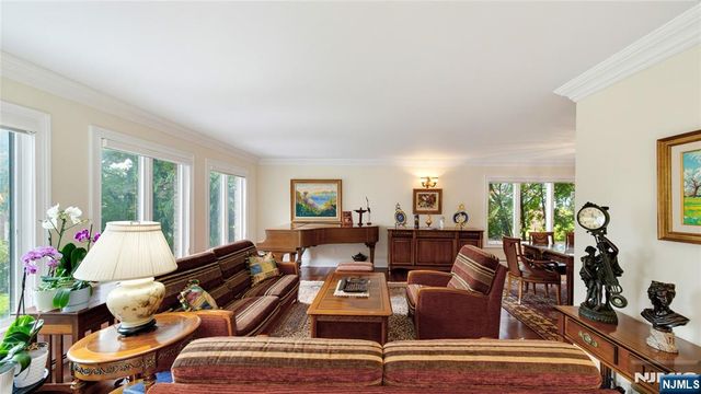339 Tremont Avenue, Fort Lee, NJ 07024