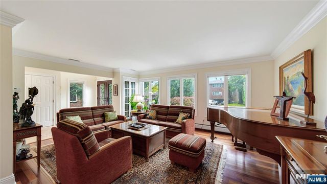 339 Tremont Avenue, Fort Lee, NJ 07024