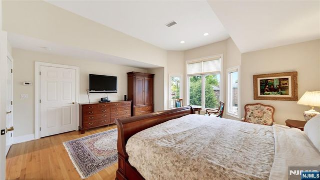 339 Tremont Avenue, Fort Lee, NJ 07024