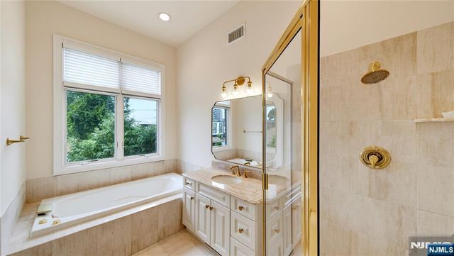339 Tremont Avenue, Fort Lee, NJ 07024