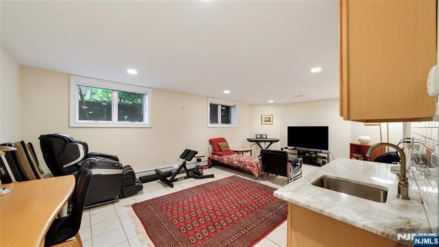 339 Tremont Avenue, Fort Lee, NJ 07024